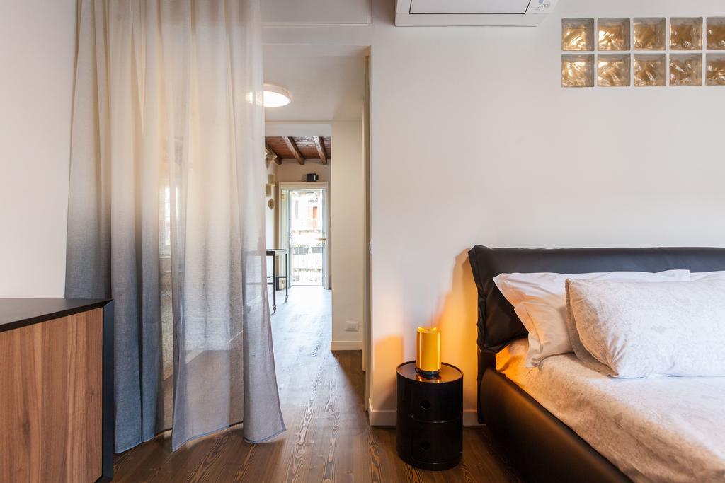 - Downtown Apartment Mailand